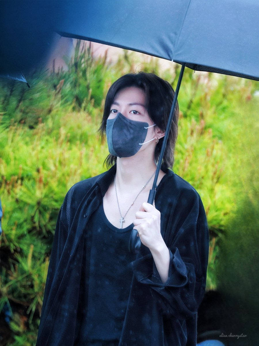 MY_MarkYu's tweet photo. 【240415】

☔️

#NCT127 #YUTA #유타 #中本悠太 #ユウタ #NCT #YUTAxLouisVuitton #LouisVuittonxYUTA https://t.co/I6WlRhTlwP