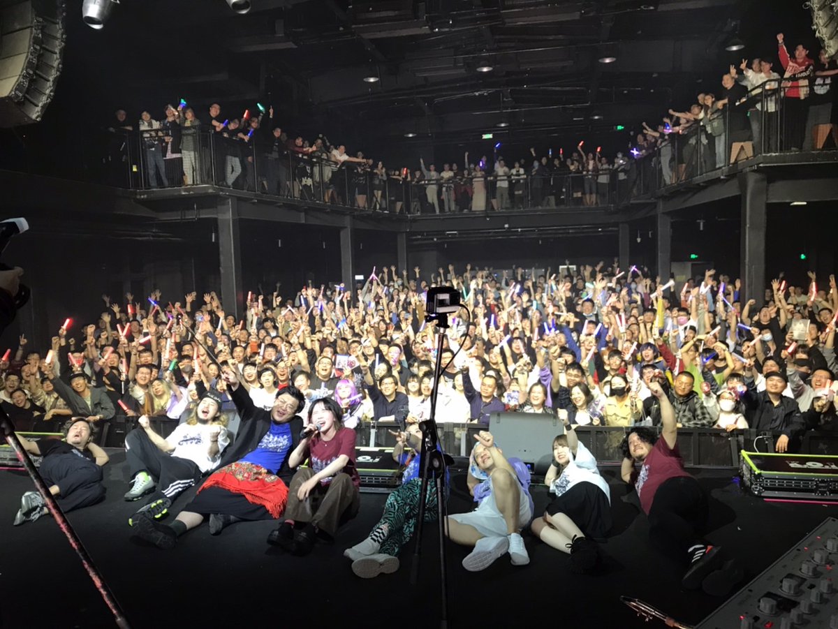 nihonfalcom's tweet photo. 昨日はツアー最終日 《北京》公演でした！
来てくれた皆さまありがとう！
熱くて暑くて楽しかった！

中国4都市5公演！
本当にたくさんの皆さまに会えました！
ありがとうございました！！
＜奇跡の軌跡V Falcom jdk BAND LIVE ASIA TOUR 2024＞
https://t.co/H7zrv158PD https://t.co/q27Wfbpjwa