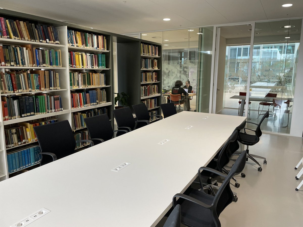 De nieuwe Science Library @UBLeiden @LeidenScience ziet er prachtig uit! Nog de laatste werkzaamheden voordat hij echt open kan. @UniLeiden