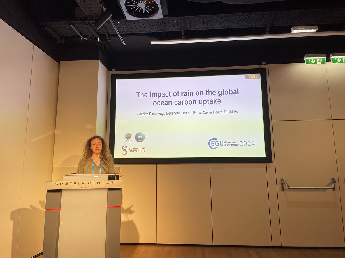 The role of rain in the air-sea CO2 flux estimates cannot be ignored. Great talk by #LaetitiaParc #EGU24 <a href="/SOLAS_IPO/">SOLAS</a>