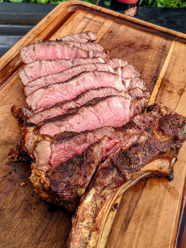 BBQlads's tweet photo. 🔥 #TBT to magnificent Tomahawk from @VillageButchers! Absolutely sensational! 😋
🍖
🍖
📸 @BBQlads Tomahawk.
🥩 @VillageButchers National Delivery
⚙️ @TramontinaOficial Brazillian BBQ gear
🍖
🍖
#tomahawk #ribeye #ribeyesteak #boneinribeye #steak #steaks #beef https://t.co/mgYsus2pTM