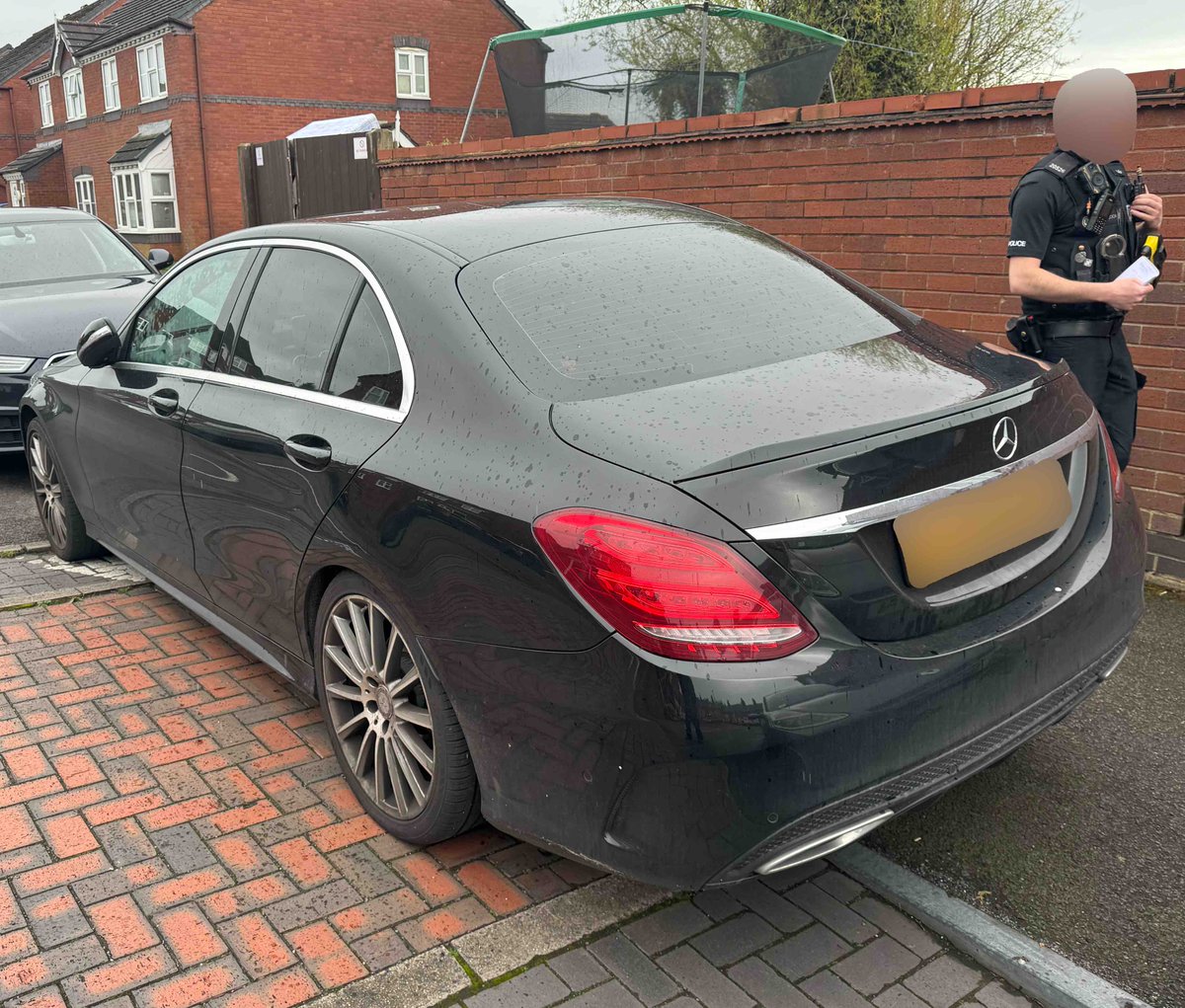 #RoadCrimeTeam officers stopped this cloned & stolen Mercedes in Smethwick before checks found it had been purchased by an innocent person who will now to be out of pocket. ***Please do extensive checks when purchasing vehicles*** @smethwickwmp