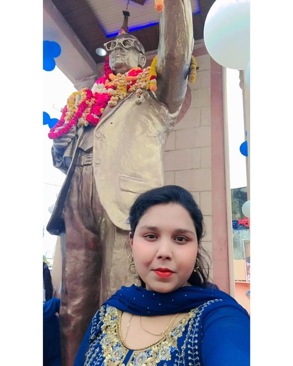 KarunaG43051552's tweet photo. आधुनिक भारत के निर्माता, नारी मुक्तिदाता, भारतीय संविधान निर्माता, सिंबल ऑफ नालेज, दुनिया के सबसे बड़े स्कॉलर, सूर्य के समान दर्जा रखने वाले बोधिसत्व, विश्व रत्न, भारत रत्न, बाबासाहेब डॉ भीमराव अम्बेडकर जी के जयंती (14 अप्रैल) पर सभी देशवासियों को हार्दिक शुभकामनाएं व बधाई #bhem https://t.co/KUvqXyPsKo