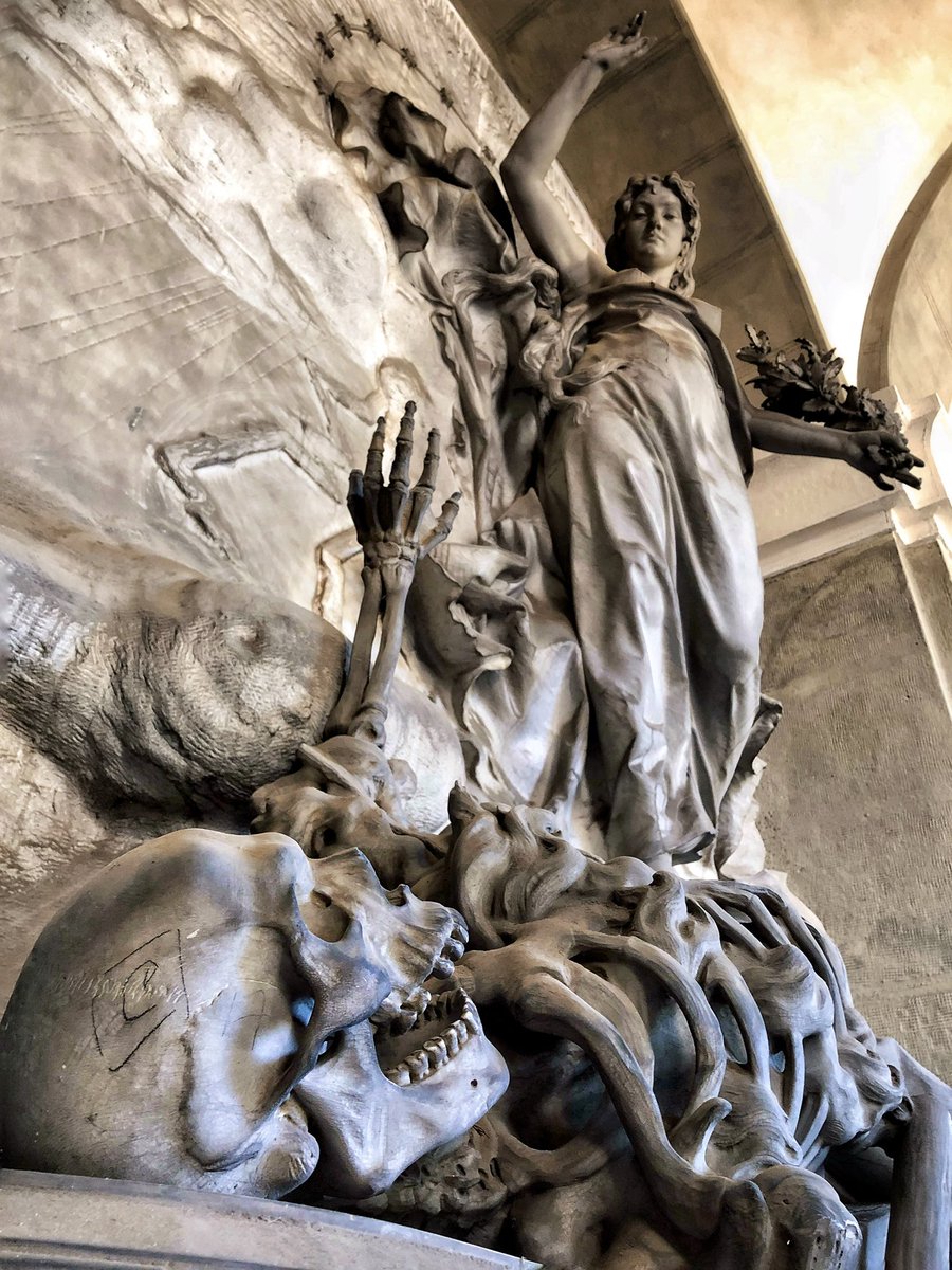 #MementoMoriMonday
Cimitero monumentale di Staglieno,Genova ☠️