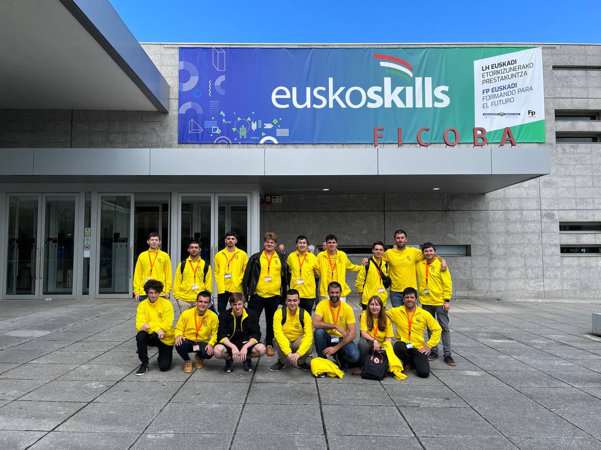 Eta nola ez, Zubiri-Manteoko irakasle eta ikasle guztiak zoriondu. Ez soilik @Spainskills_fp-en daudenak, txapelketa honetara heltzeko #euskoskills-en egon ziren eta baita itzalpean gogor lanean egon direnei ere!🔥🔥