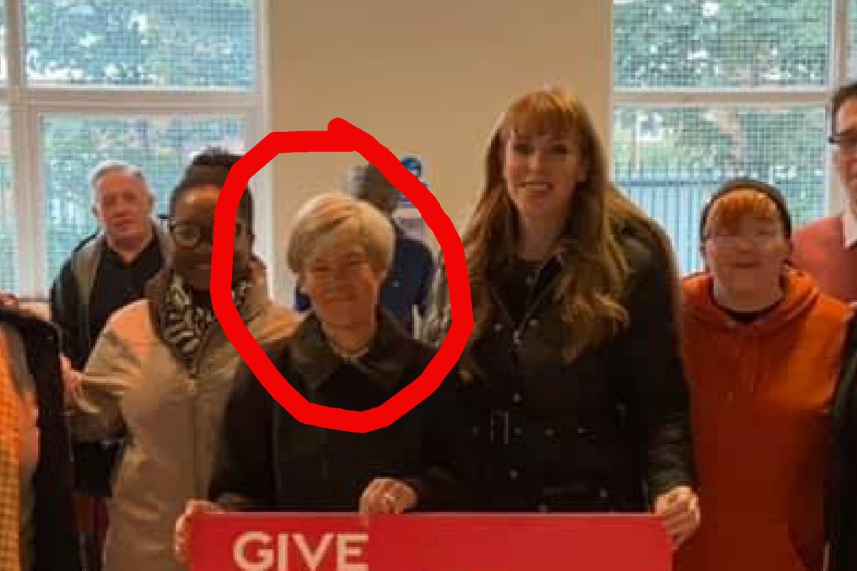 So Labour Mayor #AndyBurnham (who also acts as the Manchester Police and Crime Commissioner), has admitted a conflict of interest and won't now take part in the #AngelaRayner police investigation.   But what about former Labour MP and the Deputy Mayor for Police Kate Green?
