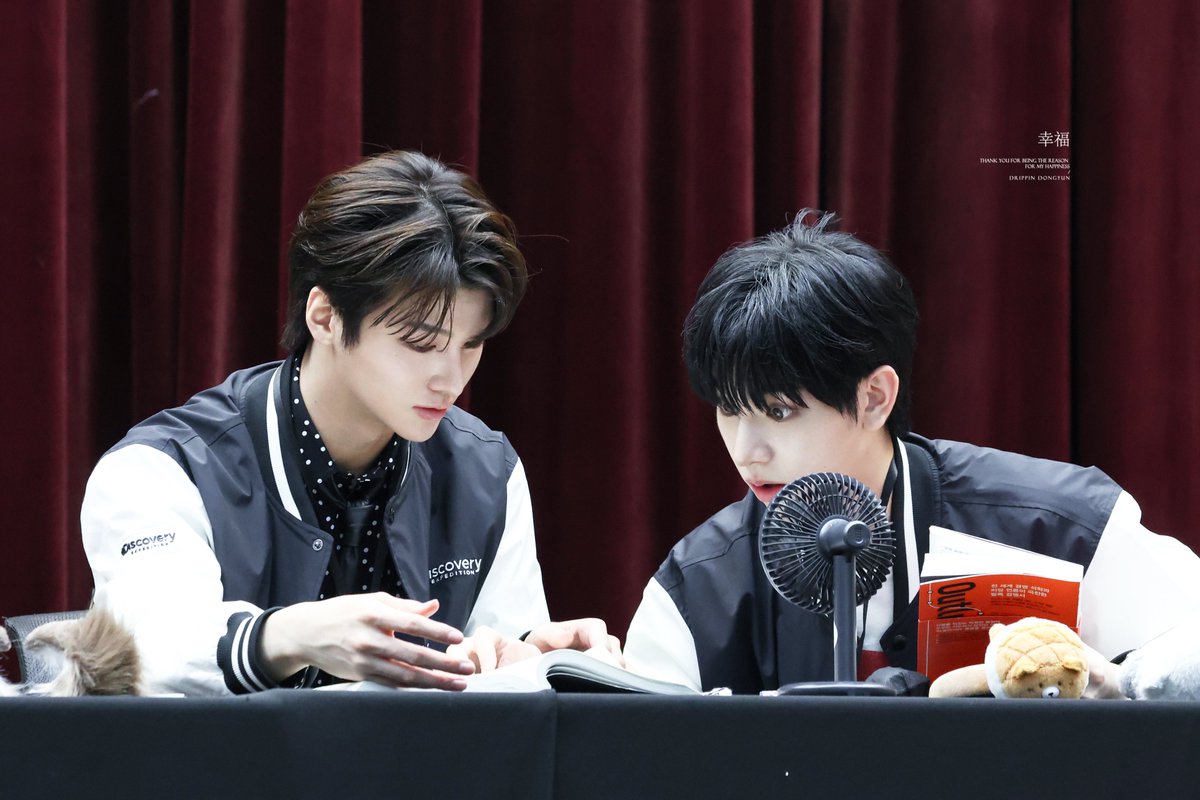 dyisiteru's tweet photo. 240414 점프업 팬싸  

대학생들의 벼락치기⚡️🤟🏻

#드리핀 #김동윤 #차준호  
#DRIPPIN #DONGYUN #JUNHO https://t.co/nQBBWcc6to