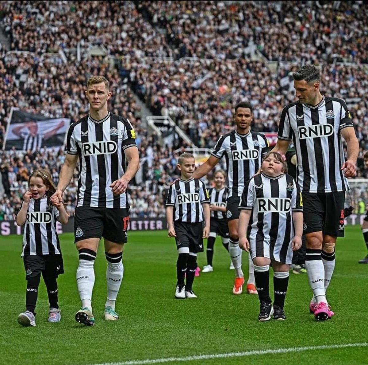 Dear <a href="/GaryLineker/">Gary Lineker</a> please can you ask the editors of <a href="/MotdBBC/">BBC Match Of The Day</a> why this amazing gesture by <a href="/Sela/">sela | صلة</a>  and <a href="/NUFC/">Newcastle United</a> for <a href="/RNID/">RNID</a> was never mentioned? Was it because <a href="/alanshearer/">Alan Shearer</a> wasn't in the studio perhaps?  
<a href="/beINSPORTS_EN/">beIN SPORTS</a> mentioned it 👏👏 bravo. 
 
<a href="/ToonPolls/">Toon Polls</a> <a href="/AdamP1242/">Adam Pearson (YT) ⚫️⚪️</a> <a href="/TheToonReview/">TTR</a>