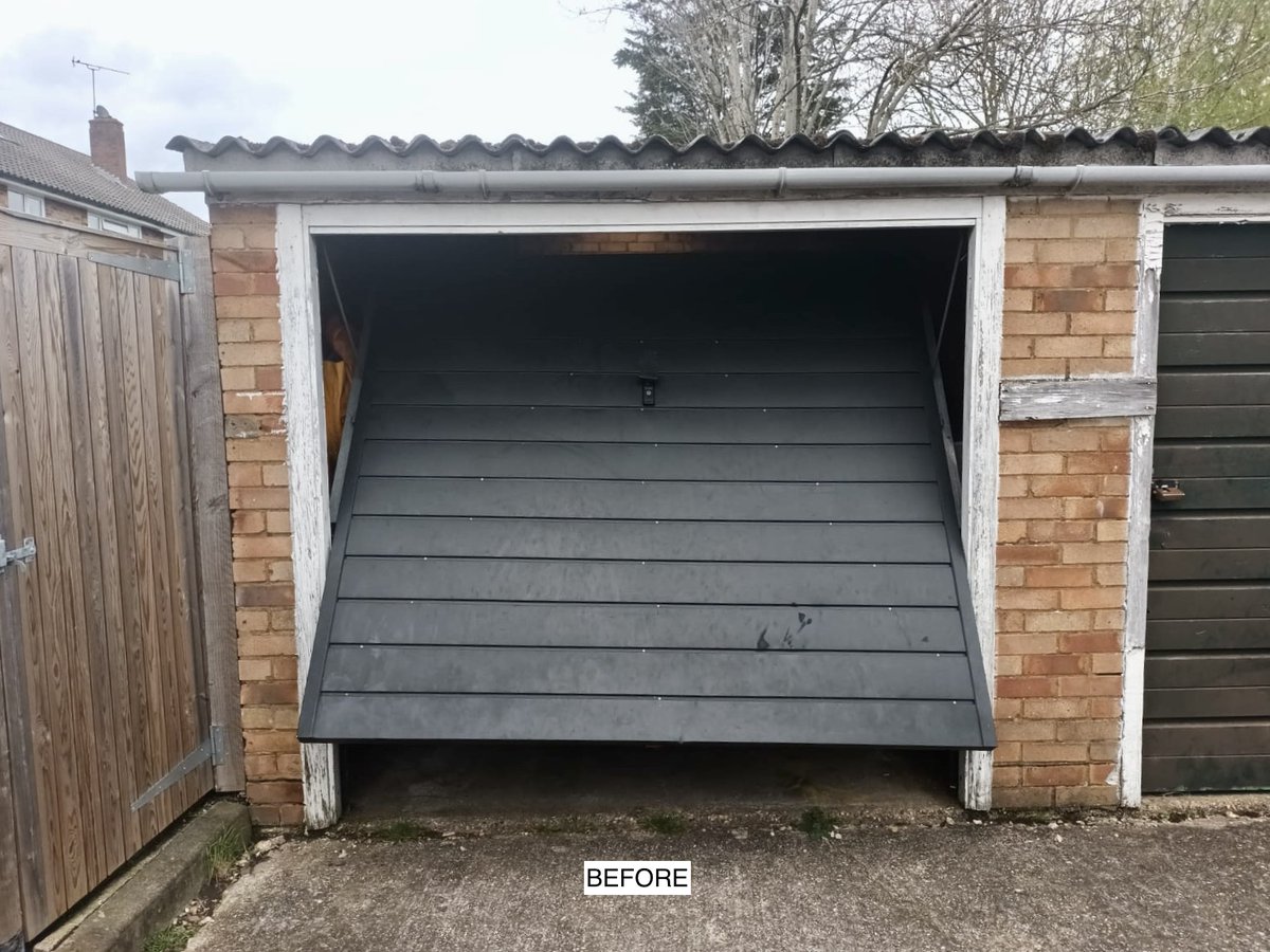 WessexGarageDrs's tweet photo. This garage in Epsom is today's #mondaymakeover
We have installed a steel @garadoruk 'Horizon' horizontally ribbed up and over #garagedoor and matching steel frame.
Our customer opted for both the door and frame to be white and we finished the look with white PVC trim. https://t.co/PSWTSeXKdl