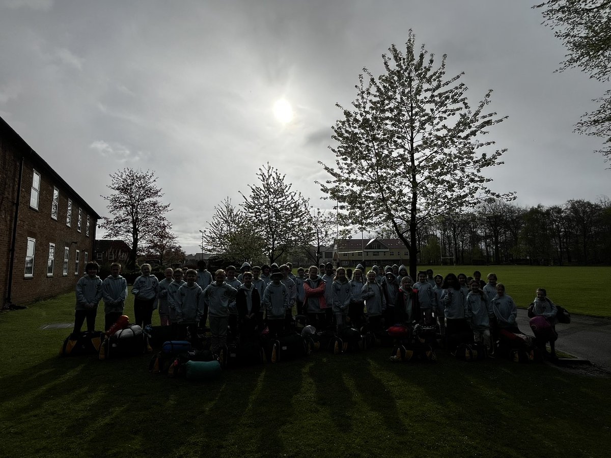 ☀️Year Five Residential☀️ Year Five are setting off for their residential to the @VentureCentre in the Isle of Man 🇮🇲 Hopefully the rain holds off and we hope you have the best time! #TogetherWeCan #DoncasterIsGreat #SheffieldIsSuper