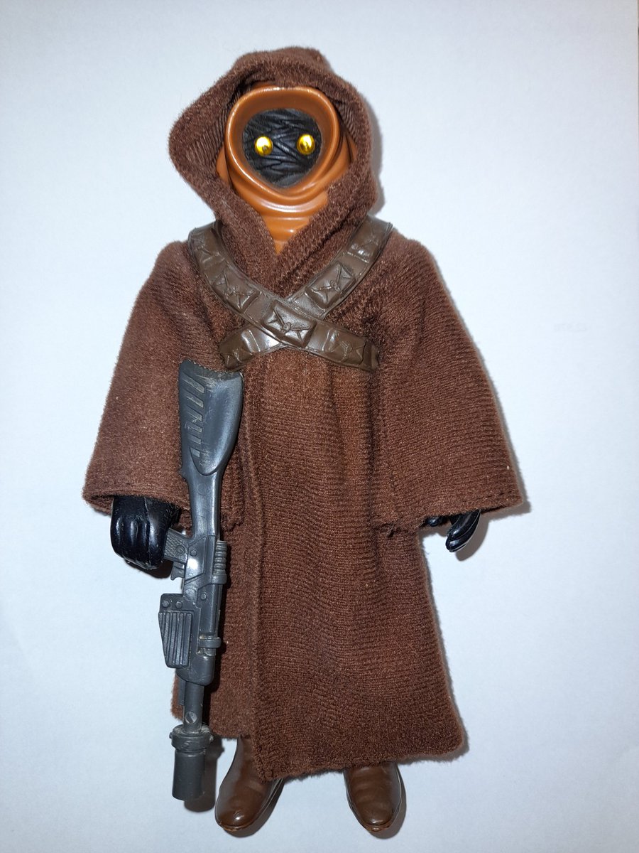 Today's item 'from my collection' is this vintage 8' Jawa in scale with the 12' range of Kenner figures. This is the second of four things I picked up from #EchoLive on Saturday. #StarWars
