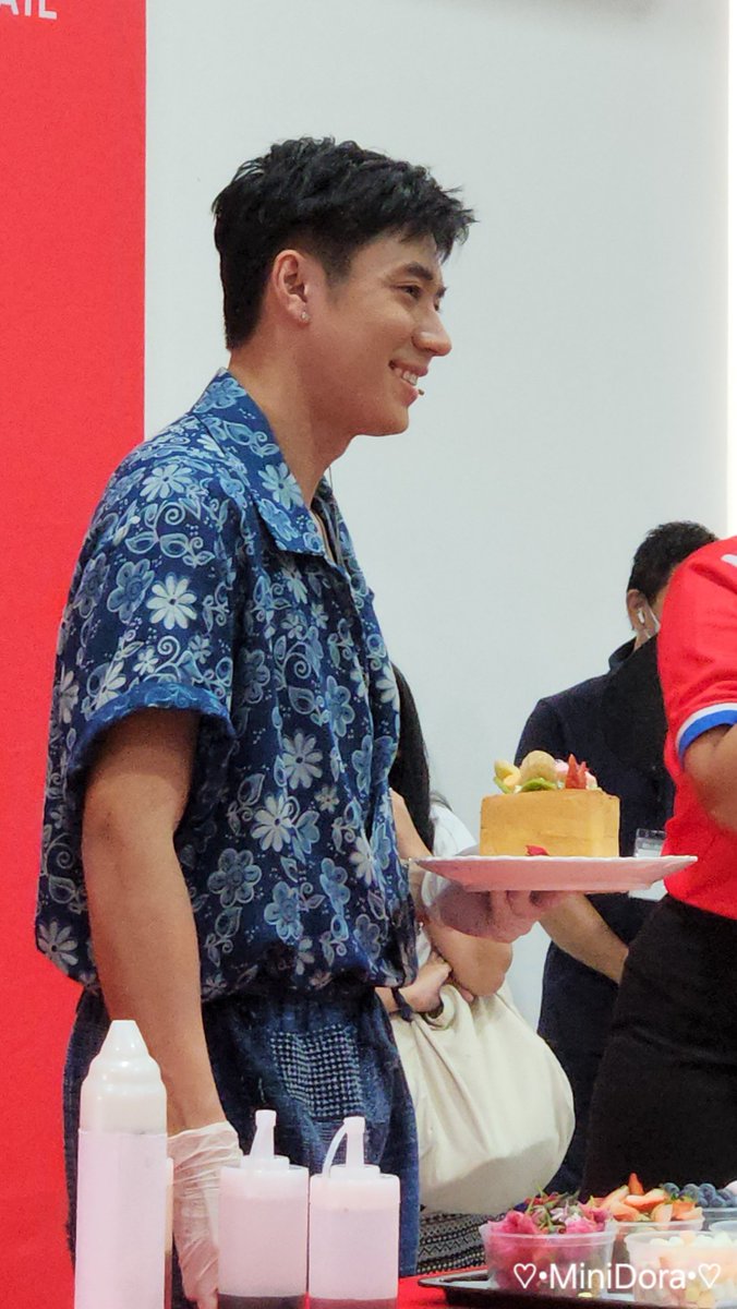 หวานมาก ไม่ใช่ขนมนะ พี่แจมฮะ ยิ้มหวานมากกก🥹❤️

JAM SONGKRAN  GO WHOLESALE
#แจมxGOwholesale