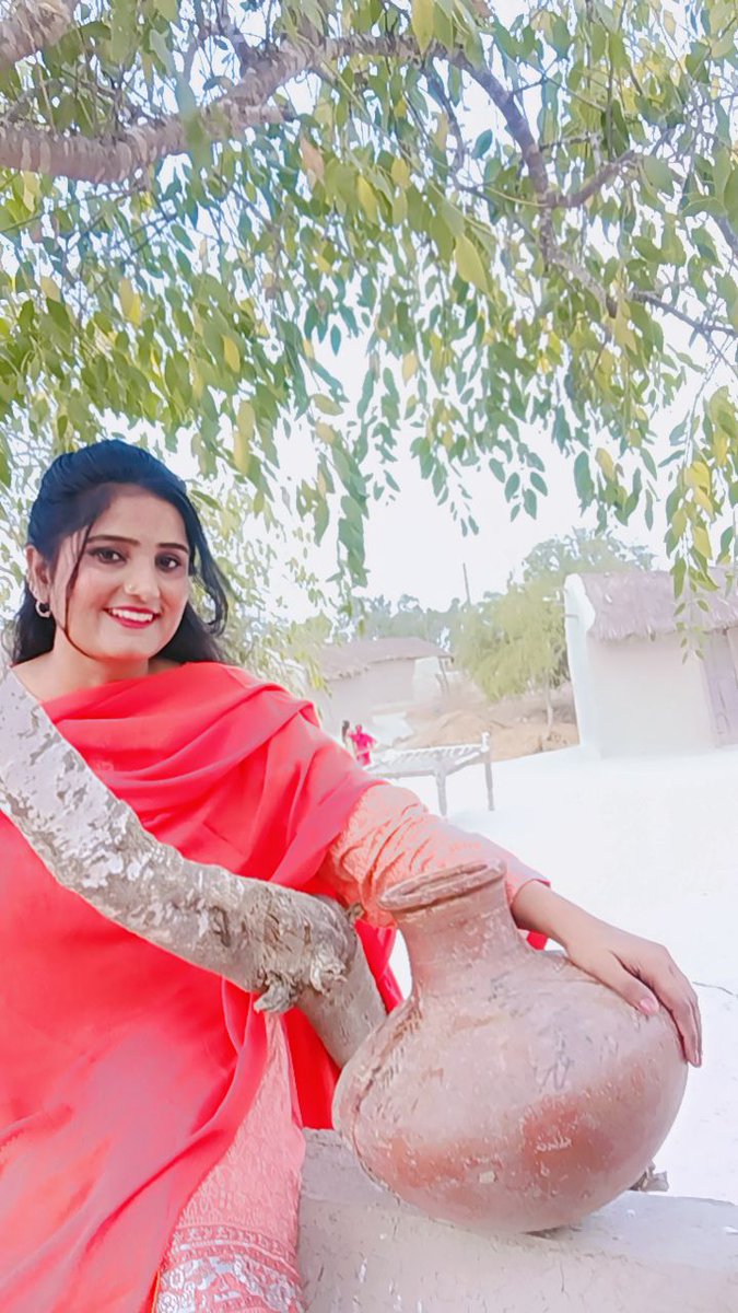 FatimaHalepoto's tweet photo. کندن ہوئے ہیں آگ بھی اپنی جلا کے ہم
ہم پر کسی سُنار کی مرضی نہیں چلی https://t.co/ojewWjPkSq