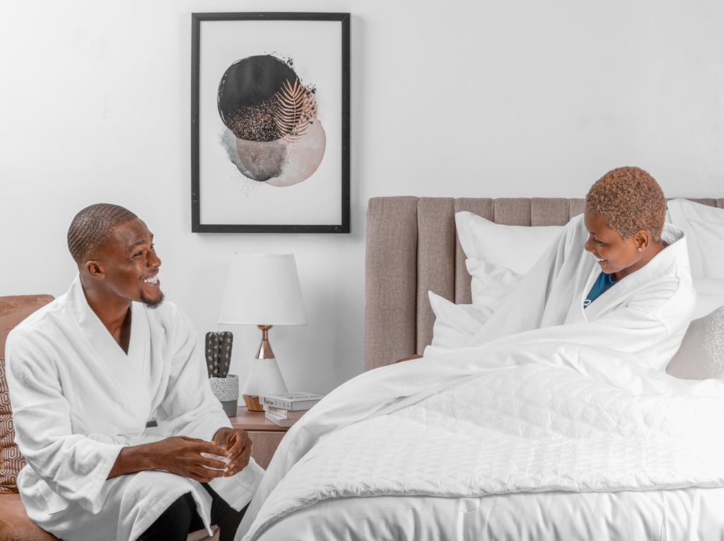 LsaHomeco's tweet image. A well-rested family is a happy family.

It&apos;s a new week to take your sleep health more seriously.

#lsa #lsahome #duvets #sheets #laundry #sleephealth #personalhygiene #mattress #beddings #rest #sleephealth