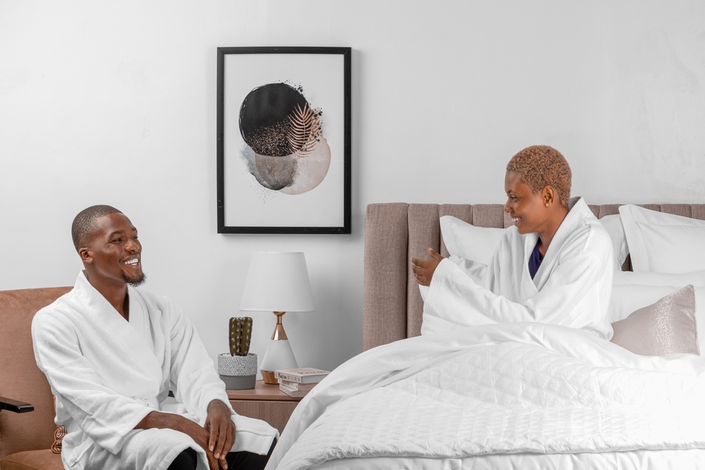 LsaHomeco's tweet image. A well-rested family is a happy family.

It&apos;s a new week to take your sleep health more seriously.

#lsa #lsahome #duvets #sheets #laundry #sleephealth #personalhygiene #mattress #beddings #rest #sleephealth