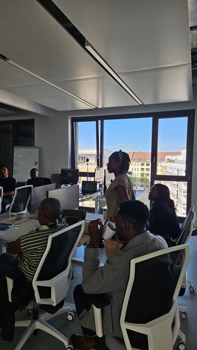 KirootoConsults's tweet image. What an amazing way to wrap up the weekend, surrounded by fellow Diasporans at the Afropulse Diaspora event in Berlin, organized by @KirootoConsults and @setlinnofficial. We discussed topics like preparing for job interviews, presenting ourselves effectively, and negotiating our…