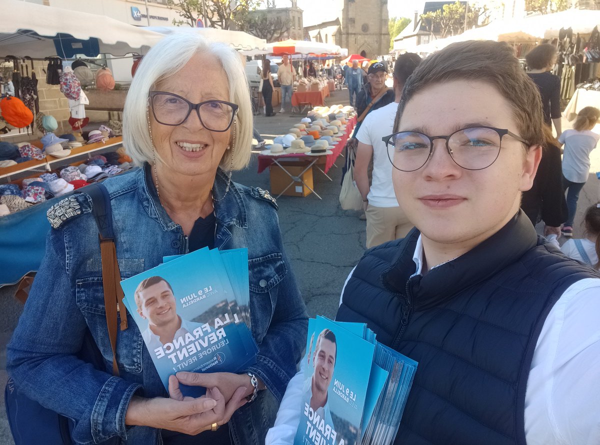 RN_Correze's tweet photo. Un accueil chaleureux au marché d'#Objat pour nos militants de la #circo1902.
Oui nous faisons partie de ceux qui refusent la fatalité et le #9juin2024 nous mettrons la technocratie bruxelloise à genoux devant les peuples d'Europe.🇨🇵

#vivementle9Juin https://t.co/Bcqa6GQcVZ