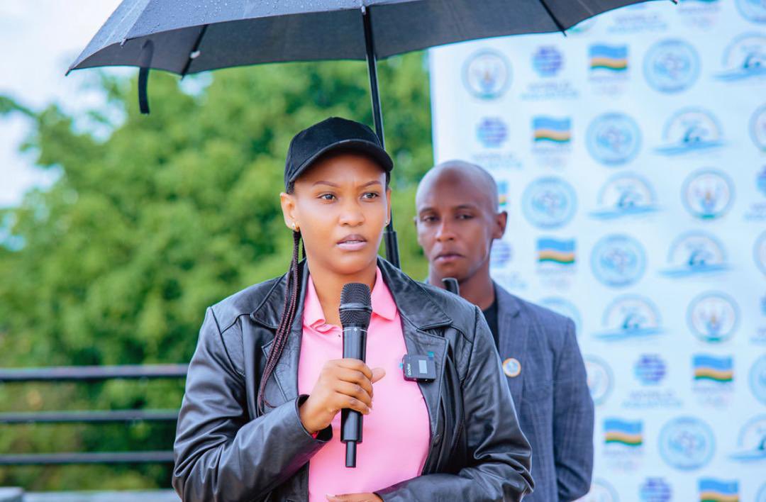 Rwandaaquatics's tweet photo. Umuyobozi ushinzwe Iterambere rya Siporo muri @Rwanda_Sports , @NgarambeRwego n’uw’agateganyo wa @RwandaOlympic, #UmulingaAlice, bashimangiye ko Urubyiruko rugomba kwigishwa indangagaciro z’Ubunyarwanda hagamijwe kwirinda gusubiza Igihugu mu Mateka mabi ya Jenoside cyanguzemo. https://t.co/Ay3I8pk8Yg