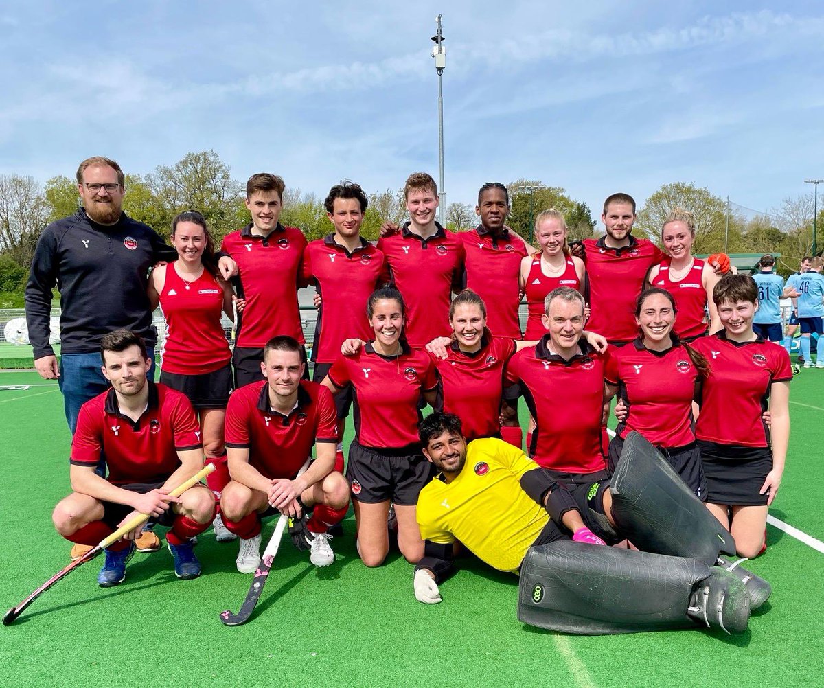 And to follow on for more congratulations! Our mixed team are into the quarter finals of the T1 mixed cup! A nice 3-0 win against Reading mixed with goals from Teague x 2 and Alastair 🥳⚫️🔴🏑