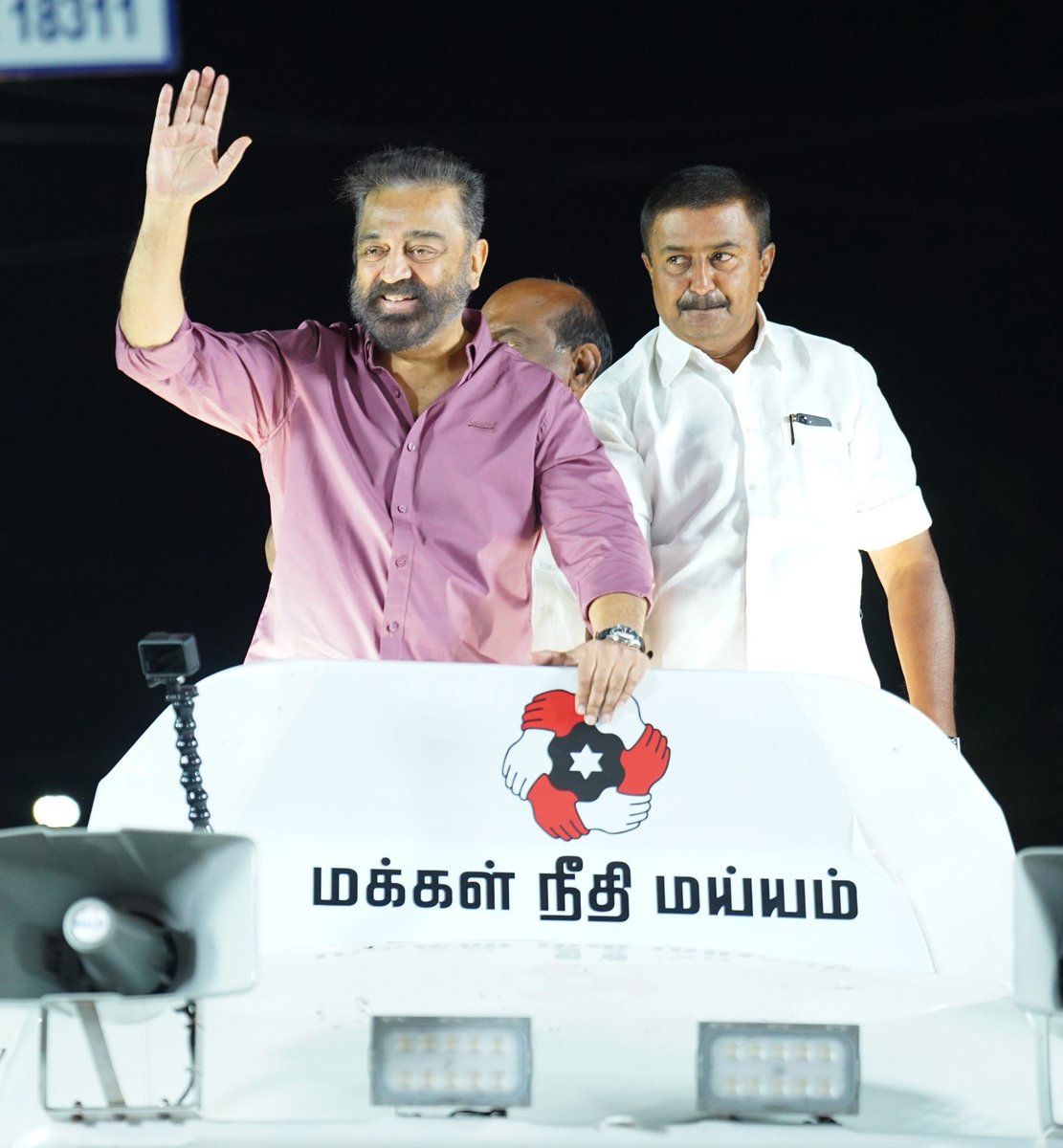 mp_saminathan's tweet photo. மக்கள் நீதி மையத்தின் தலைவர் திரு. கமலஹாசன் அவர்கள், திருப்பூர் மக்களவைத் தொகுதிக்கு உட்பட்ட பெருமாநல்லூர் மற்றும் கோவை மக்களவைத் தொகுதிக்கு உட்பட்ட பல்லடத்திலும் I.N.D.I.A கூட்டணியின் வேட்பாளர்களுக்கு வாக்குகளை கேட்டு பரப்புரை மேற்கொண்டார். 

#INDIAAlliance #DMK #MakkalNeedhiMaiam #CPI #Elections2024