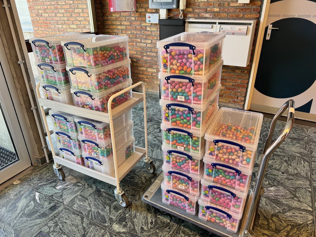 Zin in nog een paaseitje? Je vindt er in alle bibliotheken en leercentra! Goud = melkchocolade. Of maken we je nu iets wijs? Zoals een phisher je ook vanalles kan wijsmaken? 
De eitjes zijn echt, maar gebruik altijd je gezond verstand! e-mune.be
