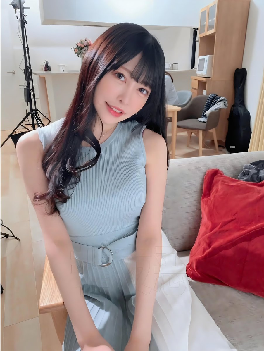 森日向子全部番号作品下载链接地址：
idol56.com/37612.html
森日向子隶属于NAXプロモーション，她于2020年6月以SODクリエイト旗下的「KMHR(キミホレ)」品牌的专属女优身份出道（在出演了三部作品后，转为企划单体女优）她在2020年6月参加了講談社・ミスiD2021选美比赛并进入了半决赛。#森日向子