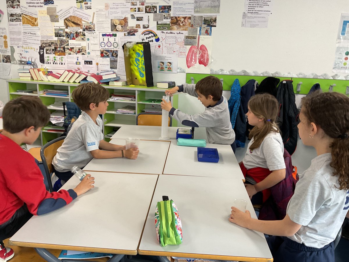 Year 4 students from Brains Arturo Soria have been exploring the properties of States of Matter. In this experiment they were investigating about the properties of liquids and found out that liquids take the shape of any container they are put in! 😎