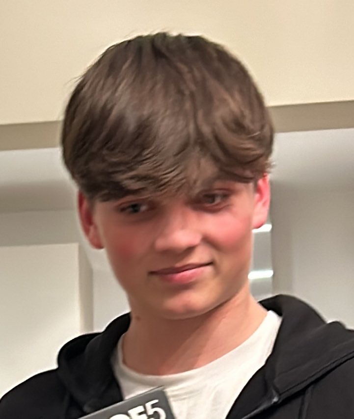 d_demyttenaere's tweet photo. Le mot du jour ce 15 avril ? Fier !
Fier de ma femme, @MarieVandresse, qui donne une nouvelle dimension à sa carrière (directrice générale de Statbel). Fier de mon fils aîné, Benjamin, qui débute un stage d’observation (dans le cadre de sa 5e secondaire) à la DH. ❤️ https://t.co/JE6PEdgmFx