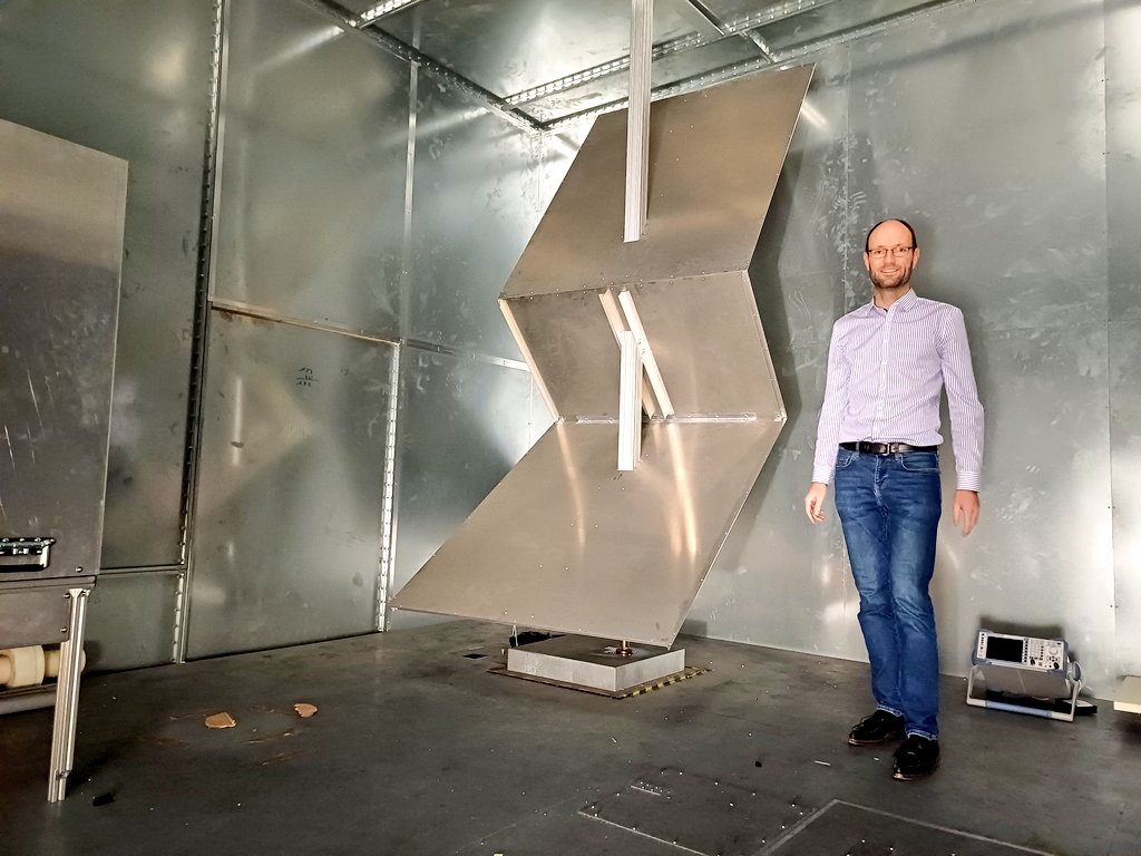 Our colleague @MMagdowski will give another online #DistinguishedLecturer talk for the @IEEEorg Houston-Galveston joint @IEEE_EMCS Chapter. Wednesday, May 22, 2024 12:00 CDT (19:00 CEST) 'Well Stirred is Half Measured – EMC Tests in Reverberation Chambers' events.vtools.ieee.org/m/415851