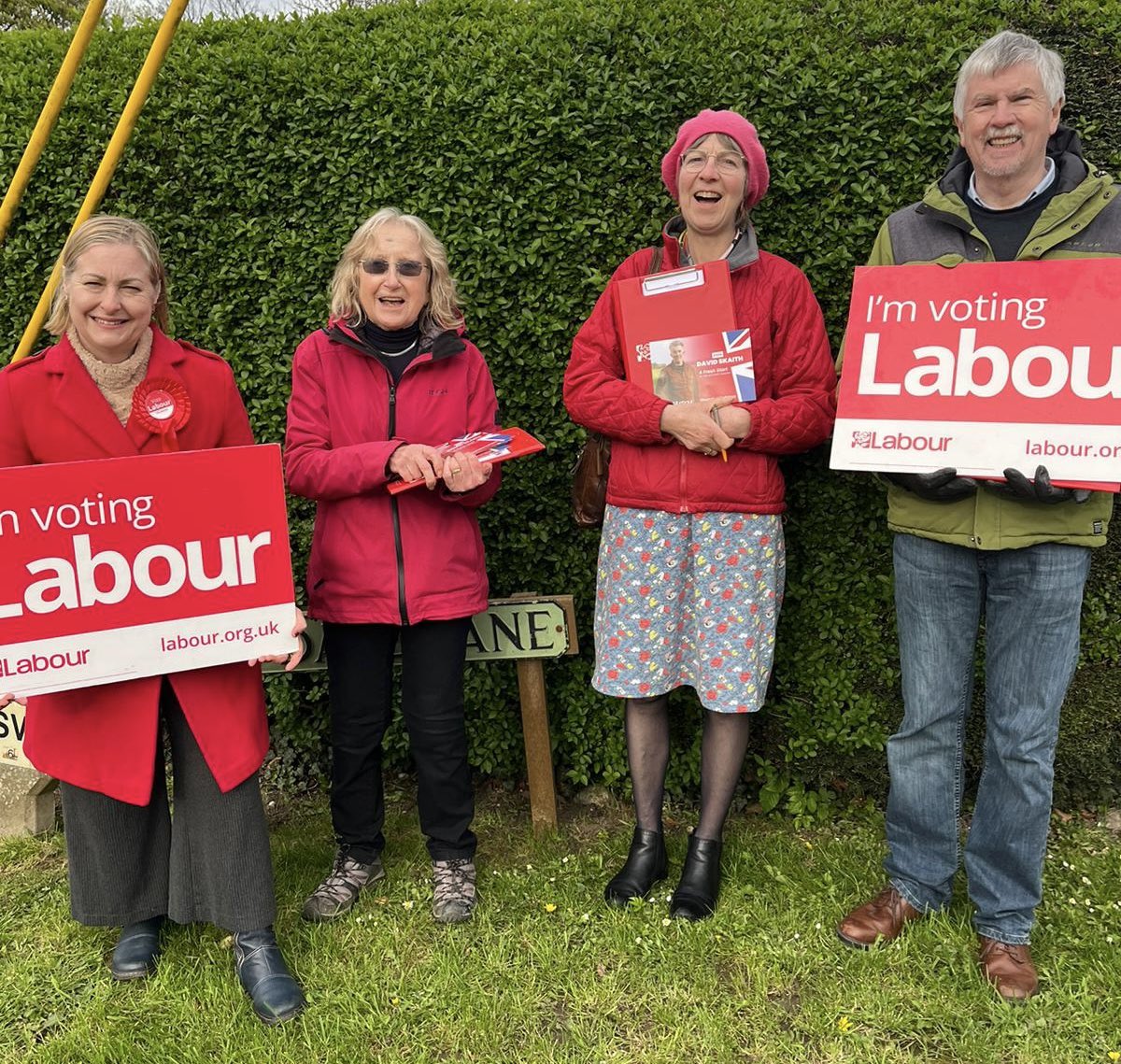 MsAlisonHume's tweet photo. Out in #Sleights with #TeamAlison ahead of our important election for the first Mayor for York &amp; North Yorks. Locals fed up with poor buses, lack of services at Whitby Hospital &amp; new houses being built &amp; sold as second homes. Send a message on May 2nd. 🌹#VoteLabour #VoteSkaith https://t.co/0XmIFtQYcw