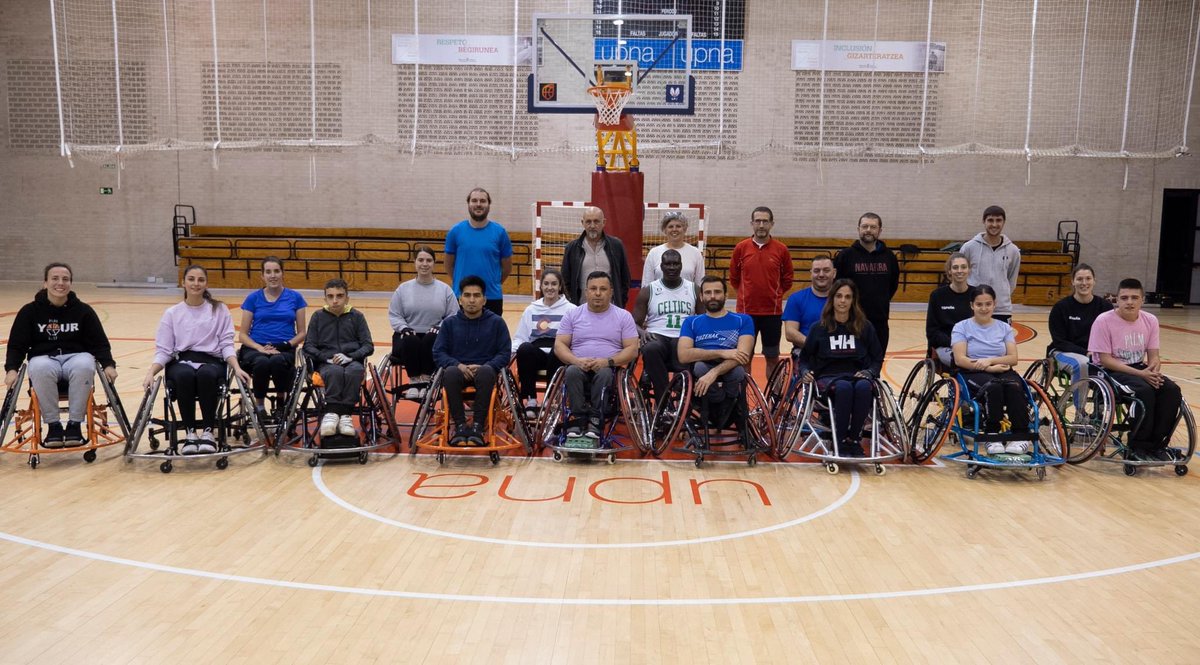 Desde BSR Navarra nos unimos a las felicitaciones para el ascenso a Liga Femenina conseguido por el club navarro <a href="/fnbardoi/">FNBardoi</a> 

Una gran muestra del nivel deportivo femenino de nuestra comunidad foral, así como un ejemplo de constancia, trabajo e ilusión.

 ¡ENHORABUENA EQUIPO!