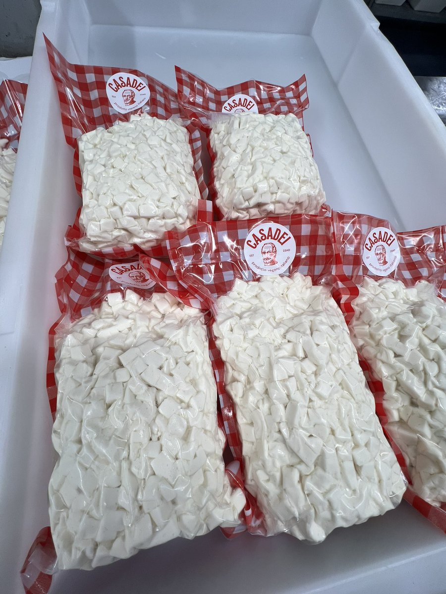 casadeifoods's tweet photo. this is our cubed vegan mozzarella packed and ready to be shipped to you anywhere in the UK 🇬🇧 #plantbasedcheese https://t.co/Shh0FiCtIs https://t.co/XSRTy3ssS6