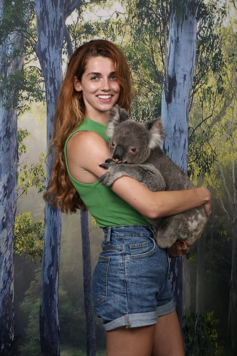 I still love travelling and animals. 
Never change ✌🏻

#australiazoo #koala