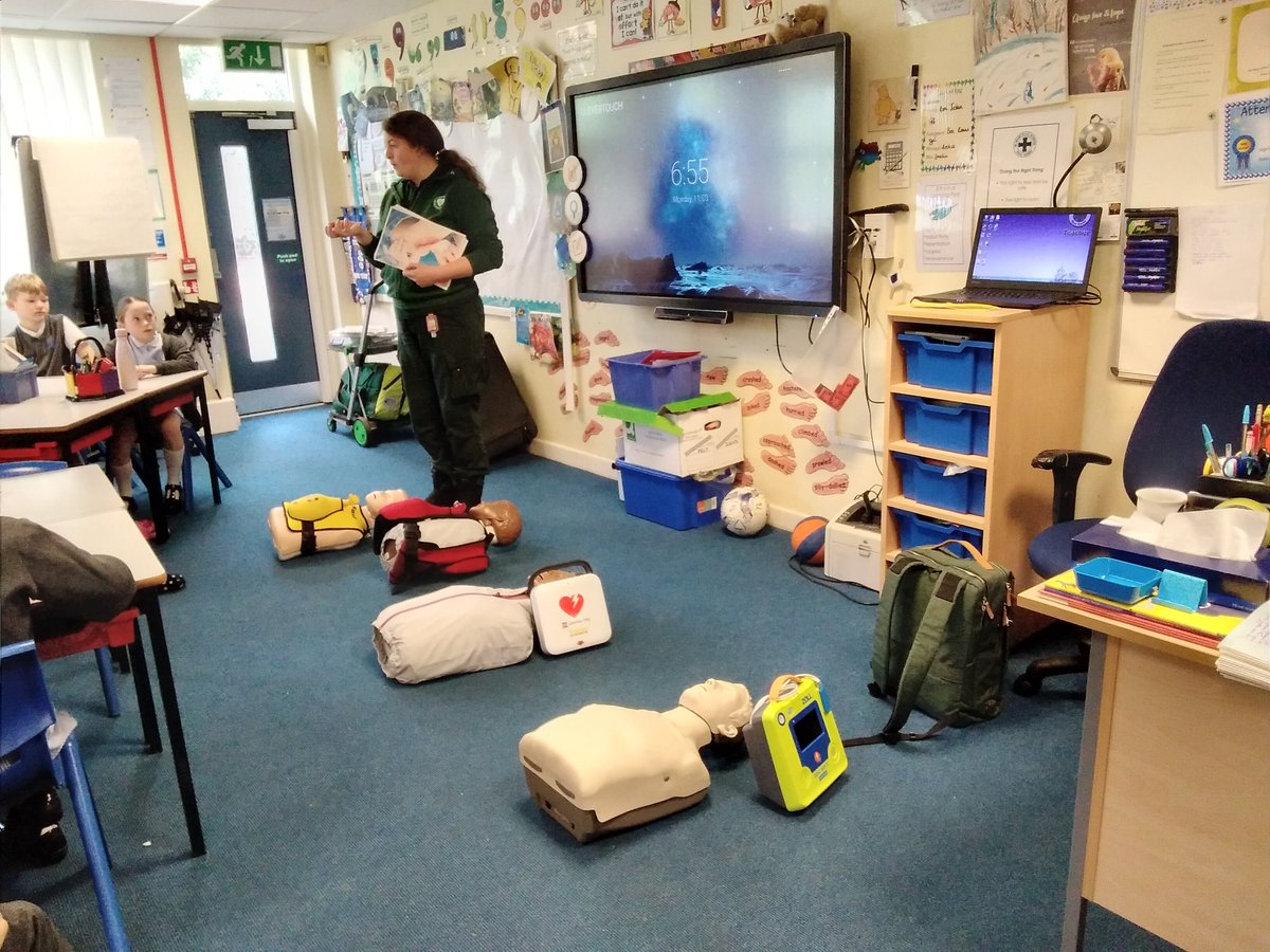 Dawn from Panda Paramedics has come to teach us some first aid this morning.