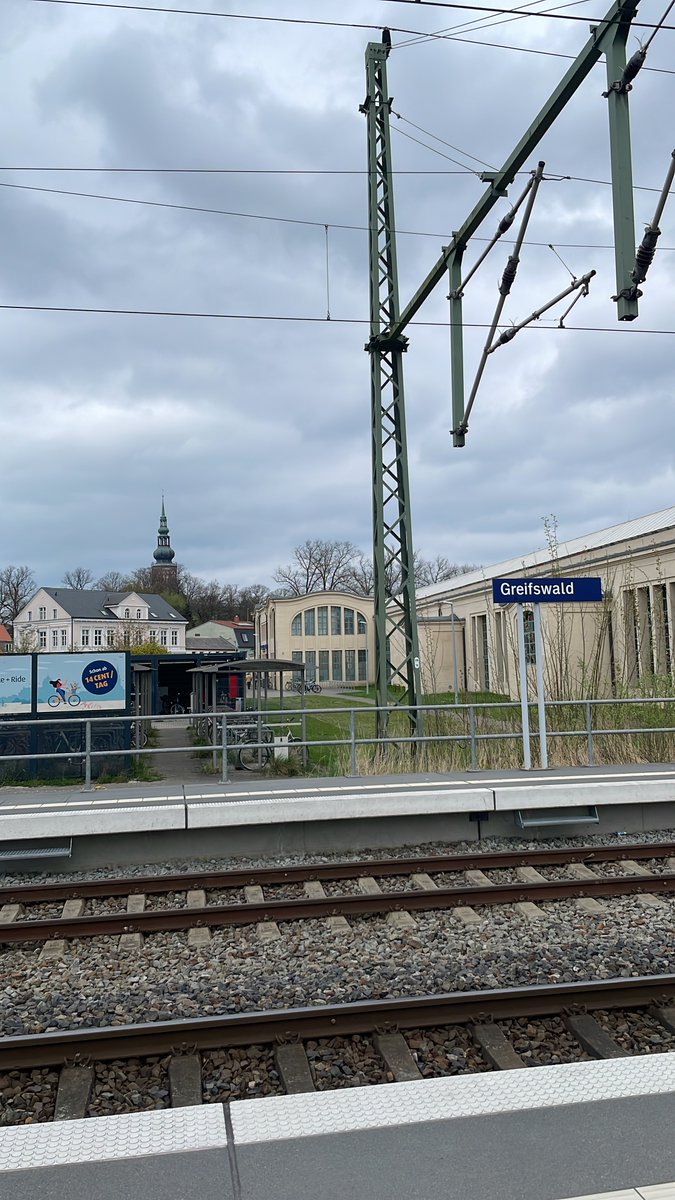AdelineFermani1's tweet photo. Just got back from a great week in Greifswald for the conference « Mathematics of data streams » (https://t.co/u7190Z9txO) A big bravo and thank you to the organizing team! 👏👏

@ClauselMarianne @GrdCrf @raphaelmignot
1/3 ↩️ https://t.co/jonp1cggRy