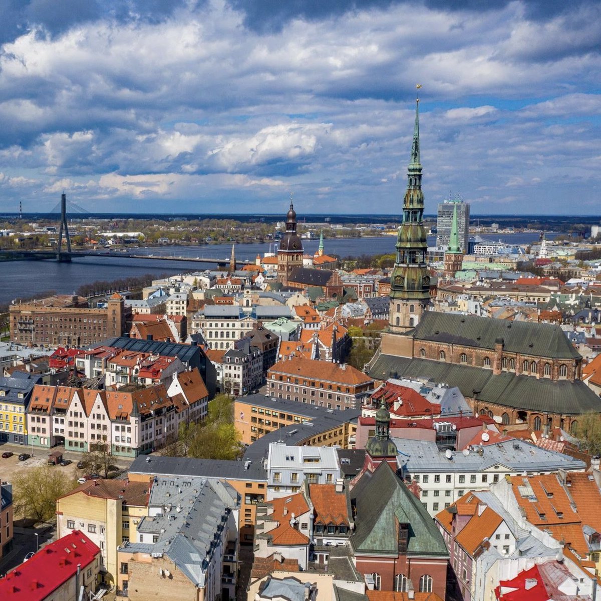 Good to be in Riga for the 3rd stop on my campaign trail.

It’s a special year for Latvia, celebrating 20 years in the EU and NATO. 

Countries on the Eastern flank help keep Europe safe. 

We’re grateful for this.

Let’s make Europe’s collective defence &amp; security even stronger.