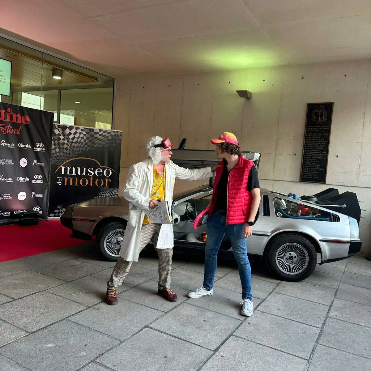 Què xulo és fer teatre amb el teu fill! 

Gràcies, @skylinefilmfest per la joguera.

@Fossilpro 
#Benidorm #backtothefuture #delorean