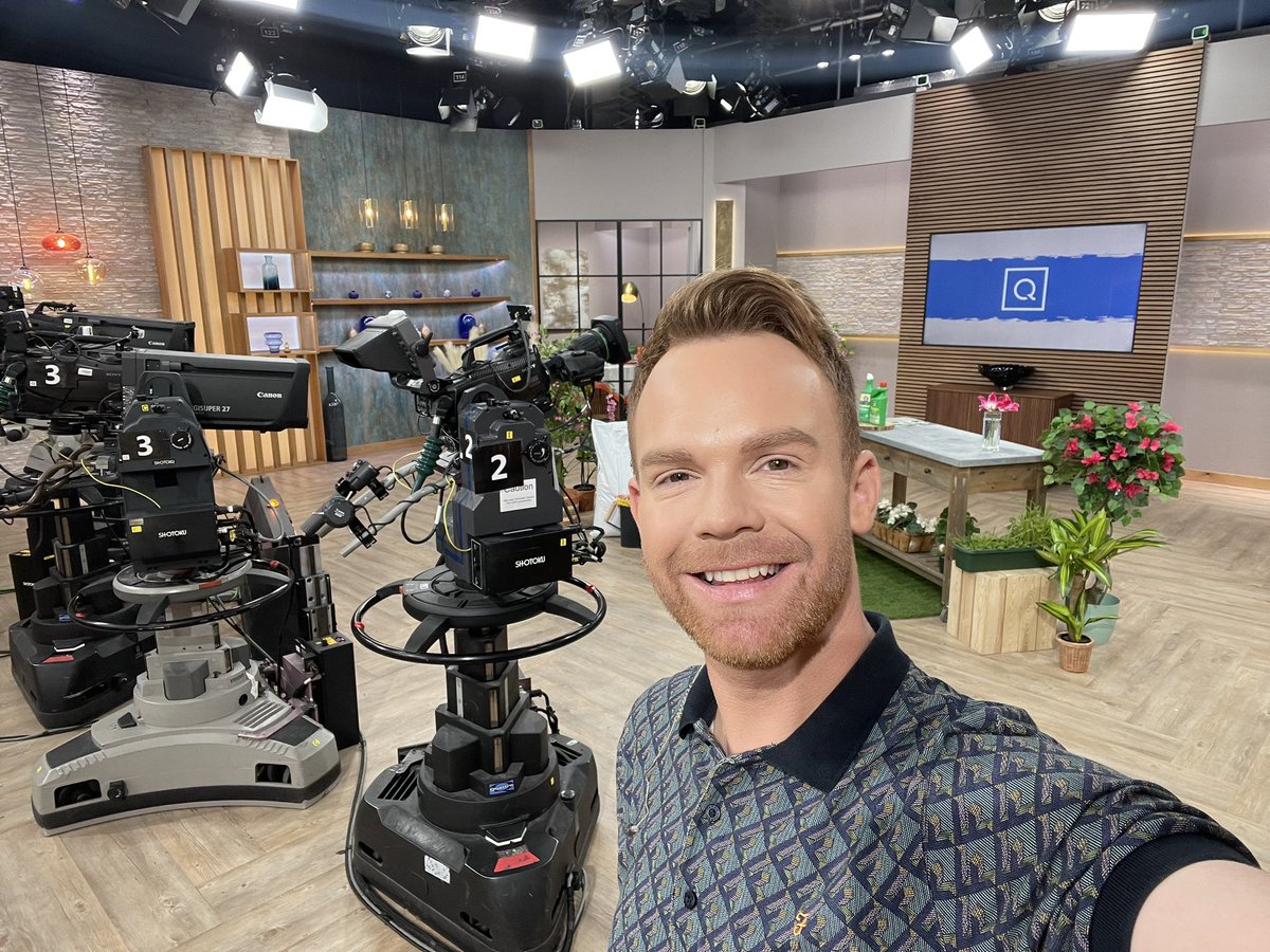 Morning 👋 I’m back @qvcuk towers today… see you on-air at 10am with Richard Jackson’s Garden, 12pm with Plants 2 Gardens and 2pm with Frank Usher Fashion 🙌 Have a great week all 😊💛