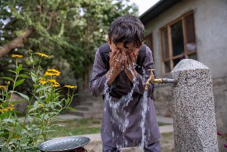 Clean water means good health, more time for school & play for #children. I am proud of @UNICEFAfg's work w/ @EUinAfghanistan @USAID, @USAIDSavesLives to deliver #sustainable safe water solutions to rural communities in Afghanistan. @UNICEFwater @UNICEFROSA