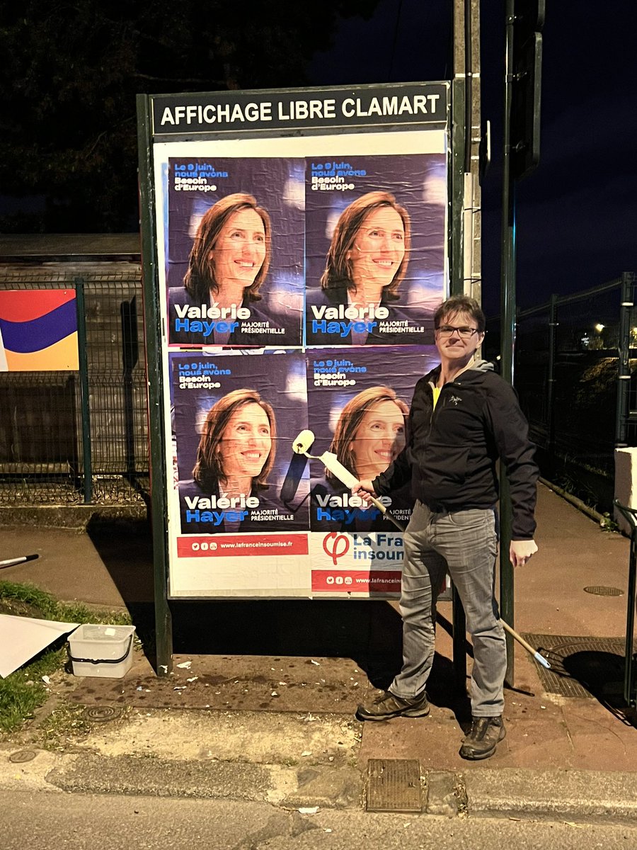 re_clamart's tweet photo. 🇪🇺🇪🇺🇪🇺🇪🇺🇪🇺🇪🇺🇪🇺🇪🇺🇪🇺🇪🇺
Nous étions sur le terrain hier soir pour mettre l’#Europe au cœur de #Clamart. 

Dans le contexte actuel, nous avons plus que jamais @BesoindEurope. 

Nous mettrons toute notre énergie pour faire gagner @ValerieHayer et nos valeurs européennes le #9Juin. https://t.co/2Dt9fCWGwP