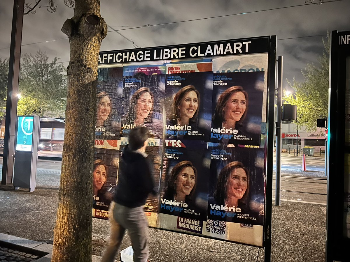 re_clamart's tweet photo. 🇪🇺🇪🇺🇪🇺🇪🇺🇪🇺🇪🇺🇪🇺🇪🇺🇪🇺🇪🇺
Nous étions sur le terrain hier soir pour mettre l’#Europe au cœur de #Clamart. 

Dans le contexte actuel, nous avons plus que jamais @BesoindEurope. 

Nous mettrons toute notre énergie pour faire gagner @ValerieHayer et nos valeurs européennes le #9Juin. https://t.co/2Dt9fCWGwP