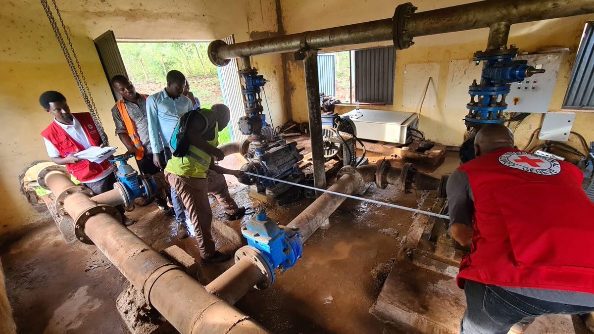 Renewing water infrastructure in areas affected by fighting and armed violence helps to improve affected communities’ access to 💧. @ICRC supplied three surface pumps to replace the outdated ones to supply water to the whole Bule Hora city, West Guji, #Oromia Region. #Ethiopia