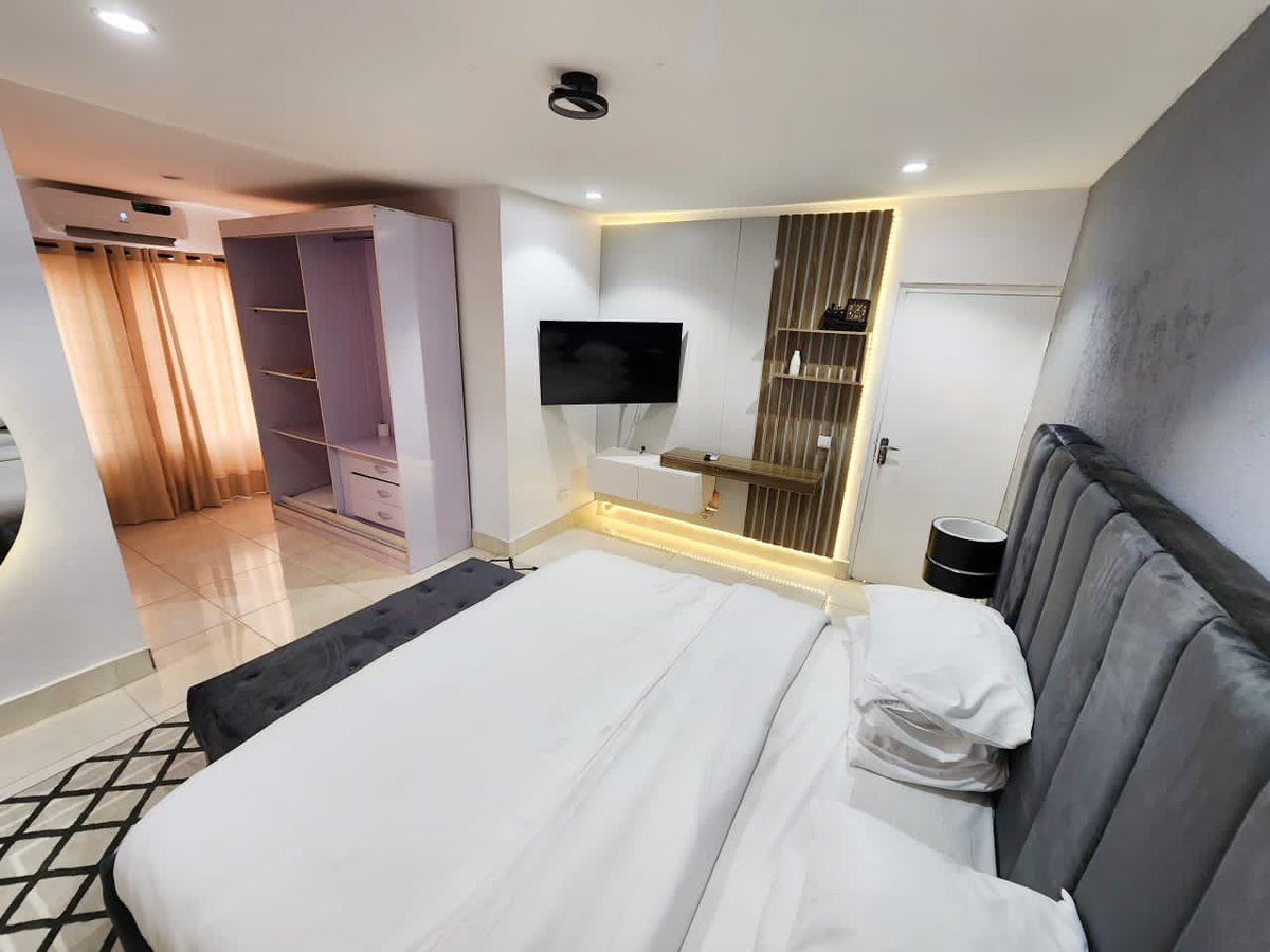 judiboybaby's tweet image. Luxury 2 bedroom shortlet at Lekki phase 1
Comes with snooker, internet, dining, microwave, security, Netflix, dstv and more.
Daily, weekly or monthly stays.
DM for bookings and enquires now.

#ShortletsinLagos #Airbnb