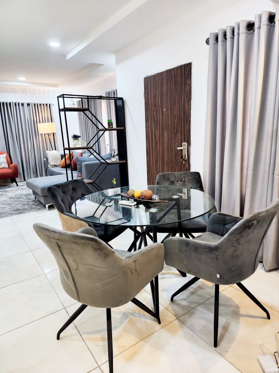 judiboybaby's tweet image. Luxury 2 bedroom shortlet at Lekki phase 1
Comes with snooker, internet, dining, microwave, security, Netflix, dstv and more.
Daily, weekly or monthly stays.
DM for bookings and enquires now.

#ShortletsinLagos #Airbnb