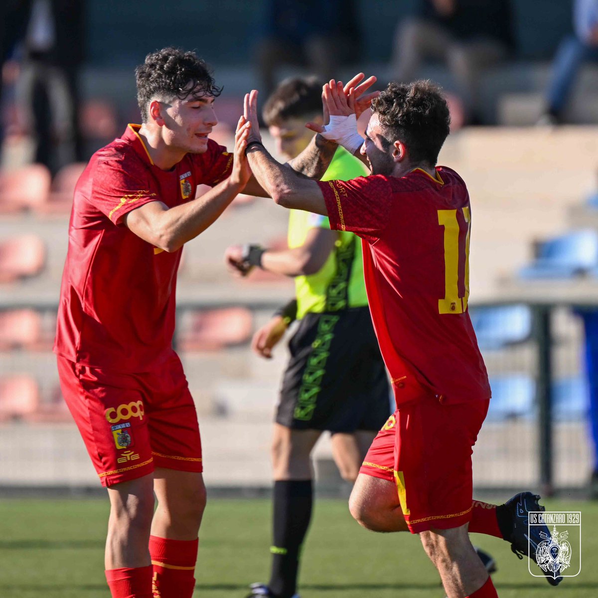 USCatanzaro1929's tweet image. 📊 |  MATCH RECAP PRIMAVERA 3

Tre punti che significano playoff per i ragazzi di mister Zito 💪

I tabellini della gara 👉 tinyurl.com/yck3xrjn

#Primavera3 #AvantiAquile 🟡🔴