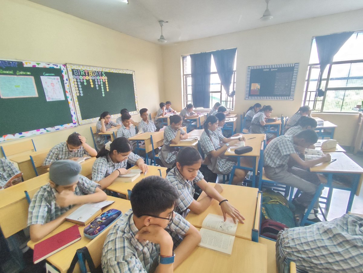 PrabhaRawat5's tweet photo. #Ahlconintl #MiddleStage "📚 Embarking on a new journey between the pages today, exploring the boundless realms of literature! There's something magical about the world of books. #DEARActivity #ReadingTime
@ashokkp @y_sanjay @pntduggal @sunandask21 @PreetiChanana1 @sdg4all https://t.co/wOT8eh8MKG