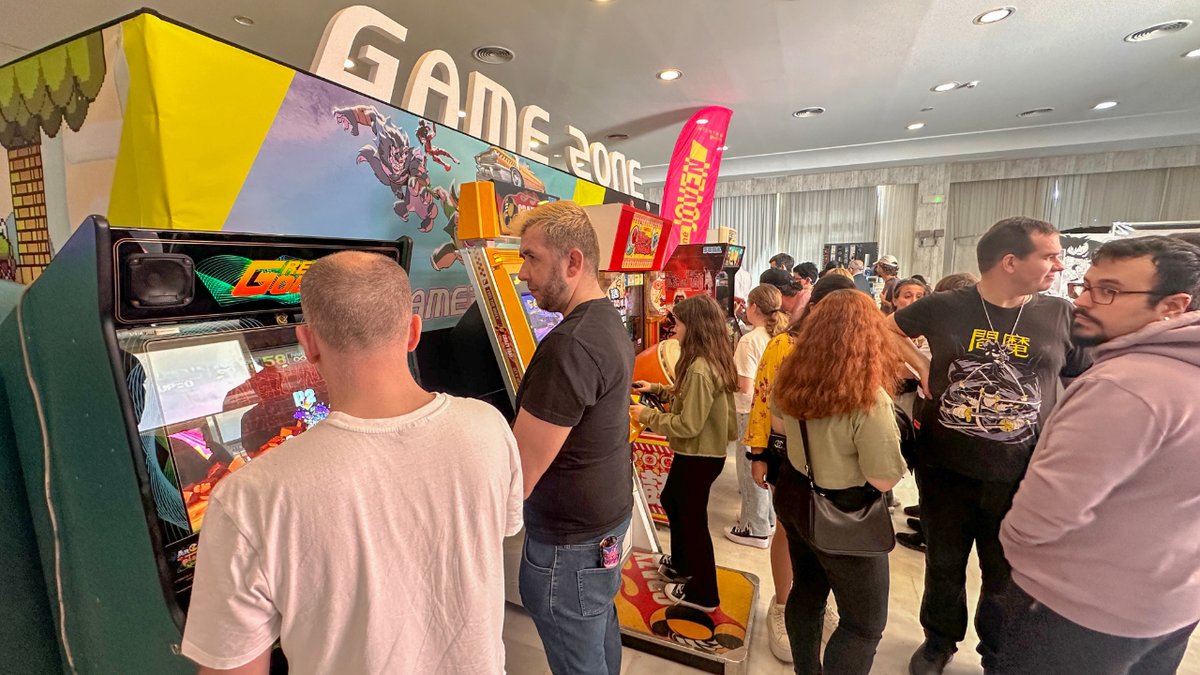 CablemelMelilla's tweet image. ¡Otro año increíble en la Game Zone Melilla! 🎮✨ En #Cablemel, estamos orgullosos de haber colaborado un año más con la #GameZoneMelilla proporcionado conexión a internet. Pero eso no es todo, también tuvimos el placer de regalar una Xbox a un afortunado ganador. 🎁🎉

#Melilla