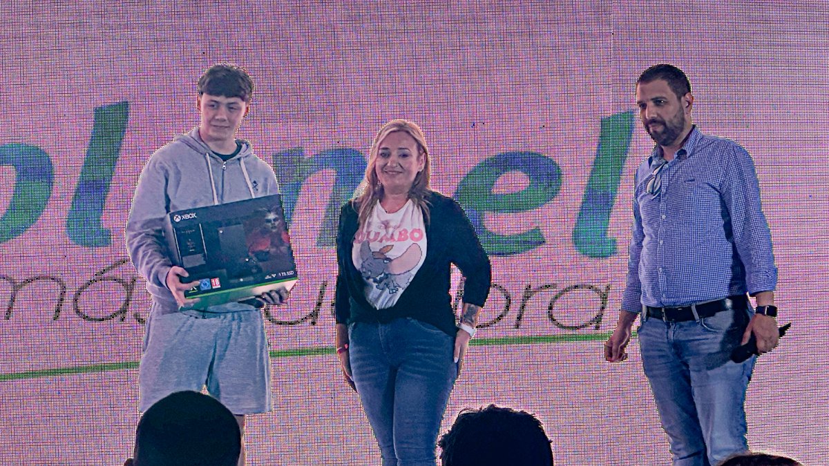 CablemelMelilla's tweet image. ¡Otro año increíble en la Game Zone Melilla! 🎮✨ En #Cablemel, estamos orgullosos de haber colaborado un año más con la #GameZoneMelilla proporcionado conexión a internet. Pero eso no es todo, también tuvimos el placer de regalar una Xbox a un afortunado ganador. 🎁🎉

#Melilla