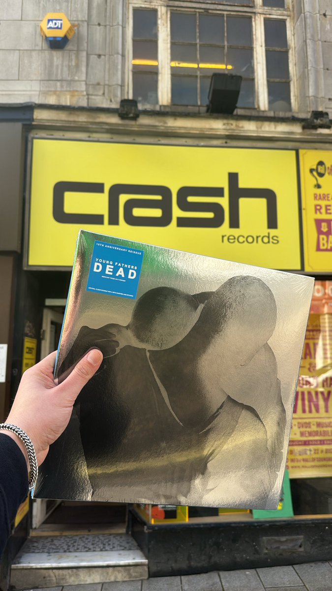 5️⃣ Days to go till @RSDUK 2024 We’re open all week in the lead up for browsing and then at 8am on Saturday we will be opening up for #rsd2024 @Youngfathers - Dead is one of the many titles available!