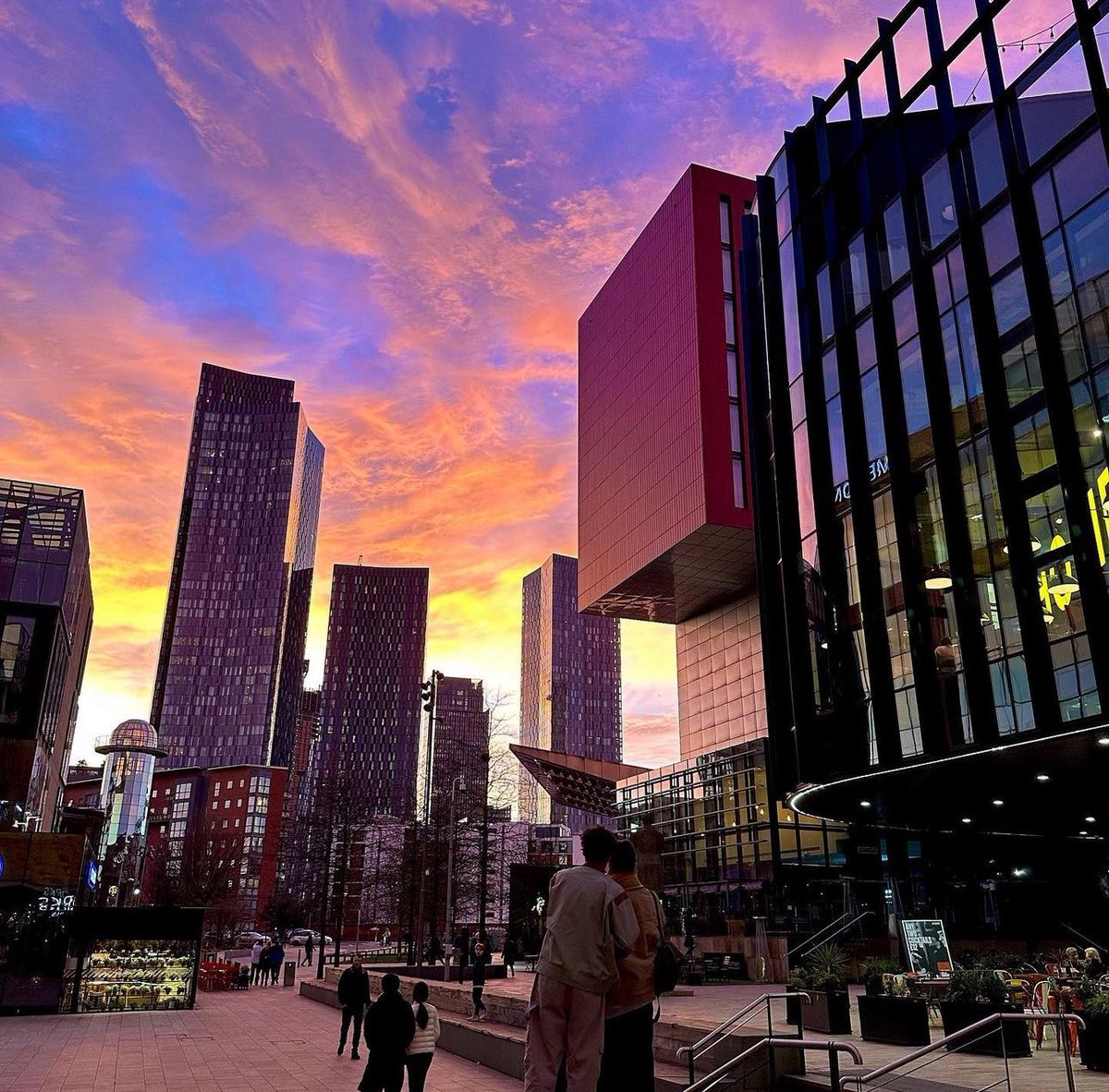 firststreetmcr's tweet photo. Sunsets like this 💜🌅 

#throwback #firststreetmcr #manchester #sunset https://t.co/glSezbnTLh